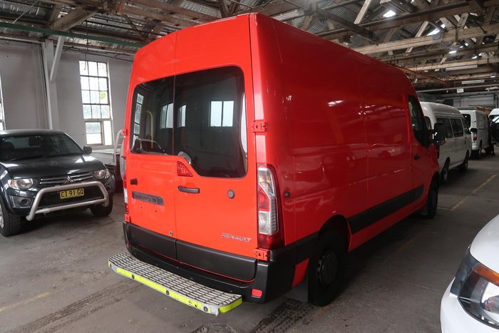 2013 Renault Master X62 Carmen Red