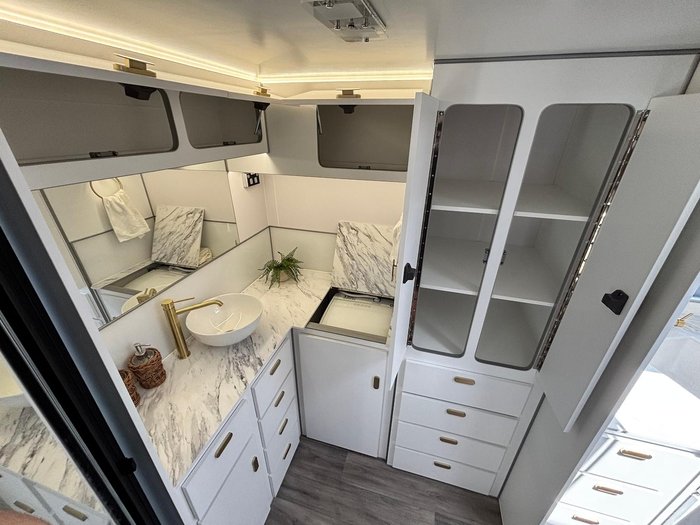 2024 JB Caravans Scorpion Sting Air 22'