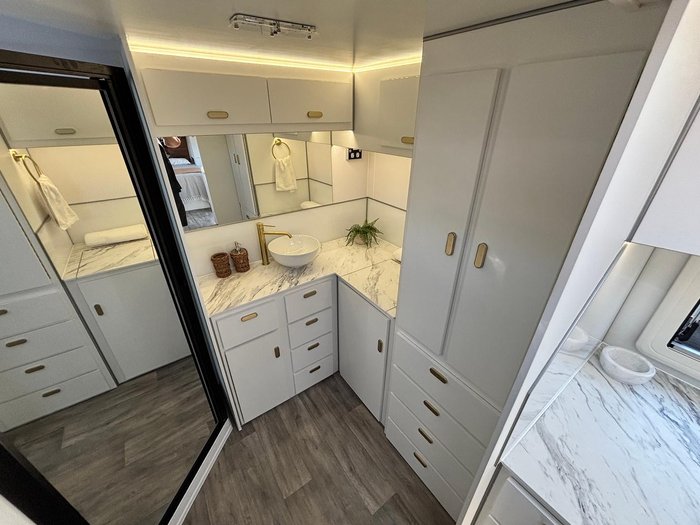2025 JB Caravans Scorpion Sting Air 22'