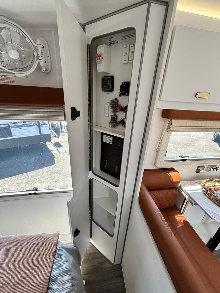 2025 JB Caravans Scorpion Sting Air 22'