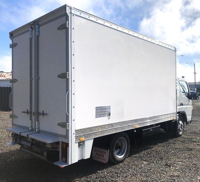 2023 Fuso Canter 515 White