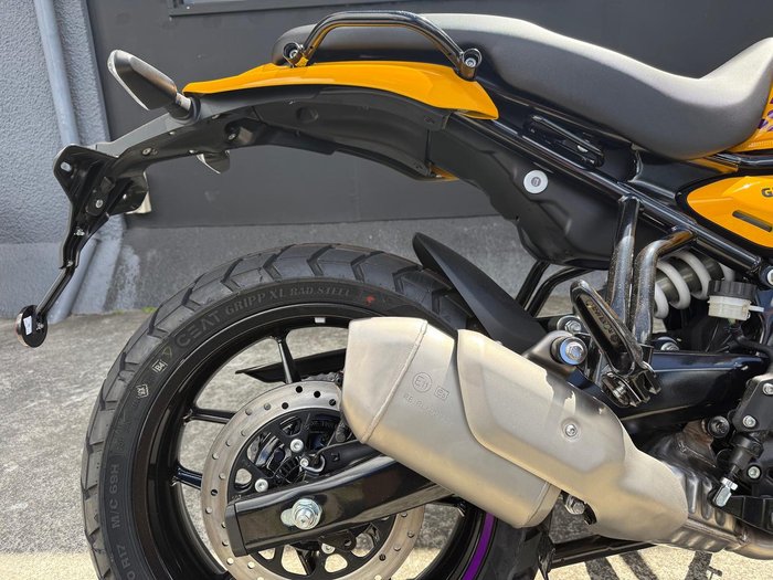 2024 Royal Enfield Guerrilla 450 Guerrilla Yellow