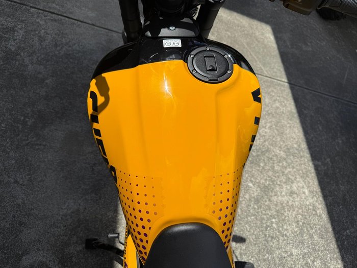 2024 Royal Enfield Guerrilla 450 Guerrilla Yellow