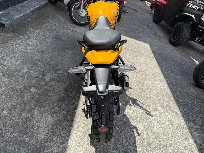 2024 Royal Enfield Guerrilla 450 Guerrilla Yellow