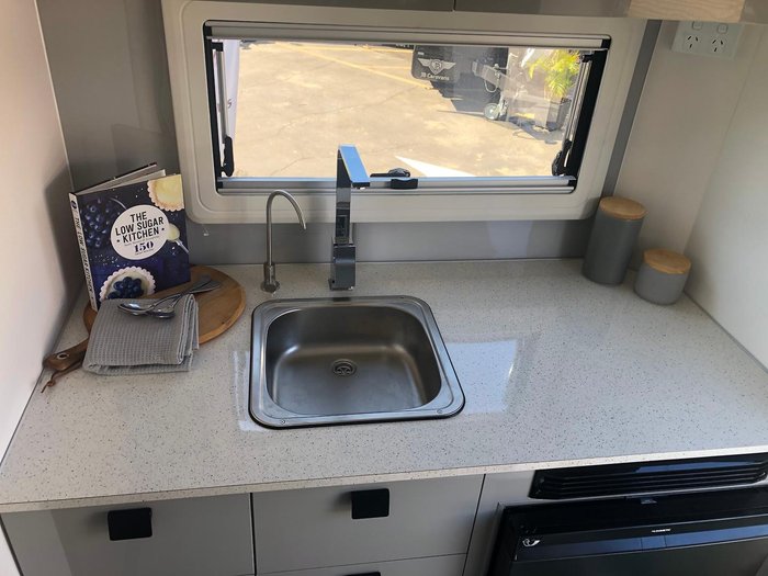 2024 JB Caravans Beat The Price Rise - Gator 14' Hybrid Full Off-Road Caravan