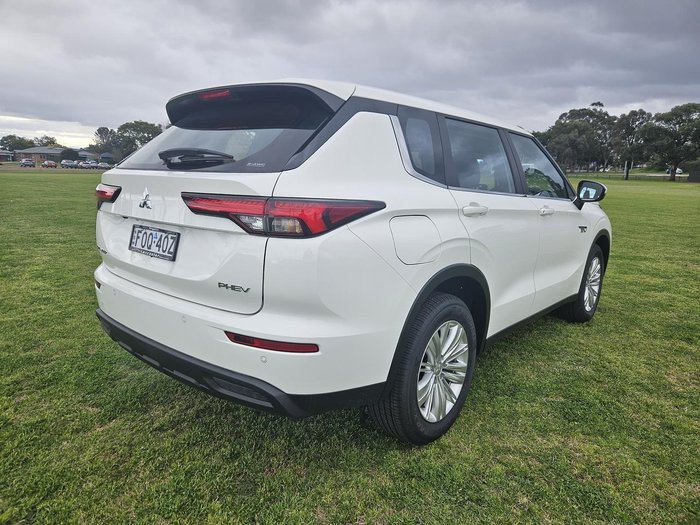 2024 Mitsubishi Outlander PHEV ES