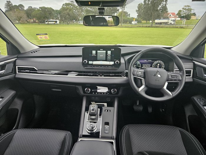 2024 Mitsubishi Outlander PHEV ES ZM MY24 AWD White