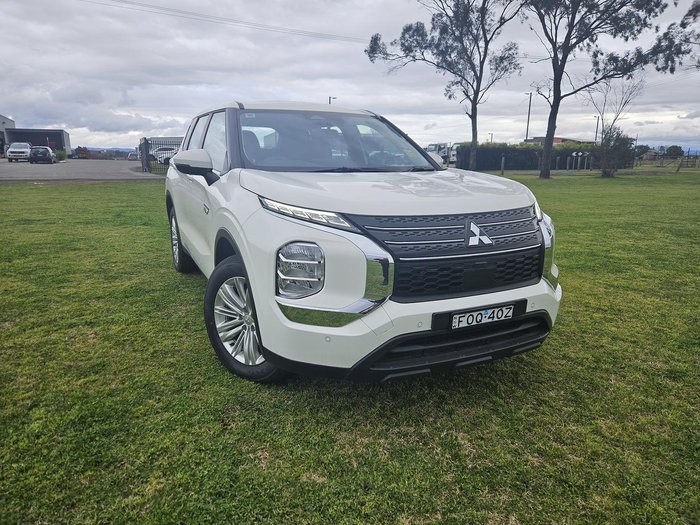 2024 Mitsubishi Outlander PHEV ES