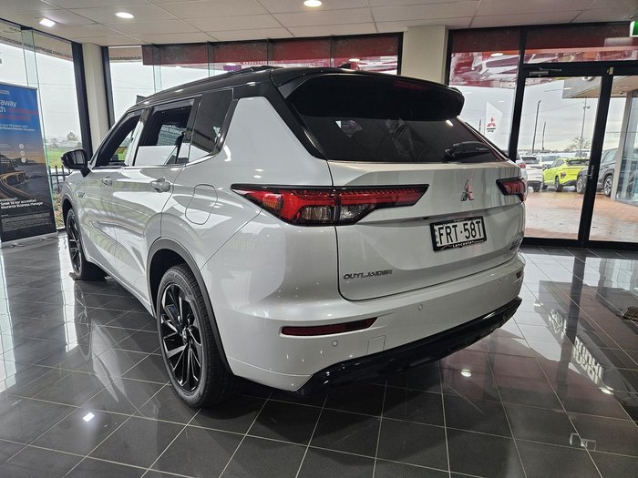 2024 Mitsubishi Outlander PHEV GSR ZM MY24 AWD White Diamond with Black Mica Roof