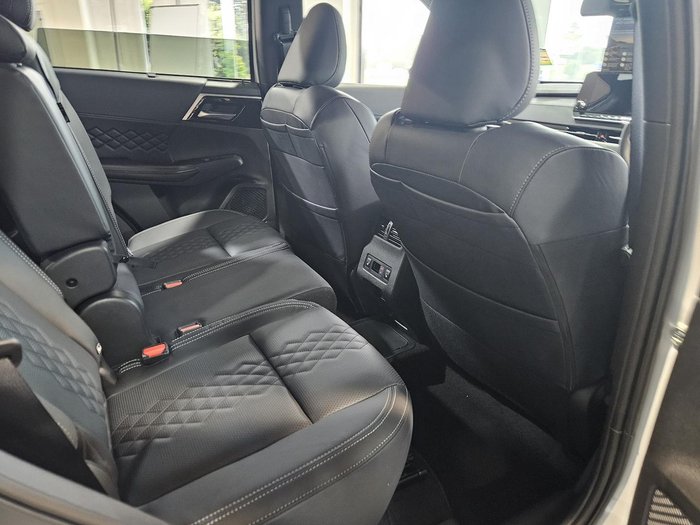 2024 Mitsubishi Outlander PHEV GSR ZM MY24 AWD White Diamond with Black Mica Roof
