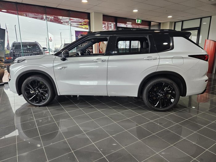 2024 Mitsubishi Outlander PHEV GSR ZM MY24 AWD White Diamond with Black Mica Roof