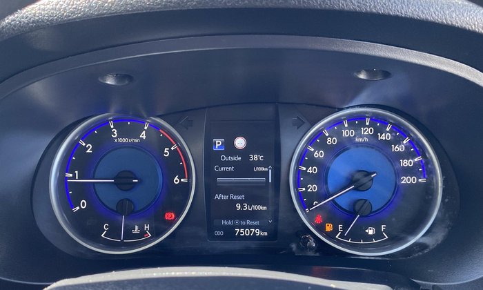 2019 Toyota Hilux SR