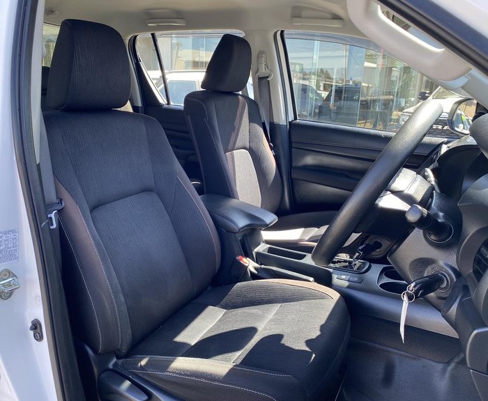 2019 Toyota Hilux SR