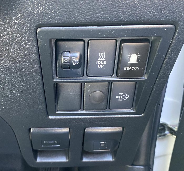 2019 Toyota Hilux SR