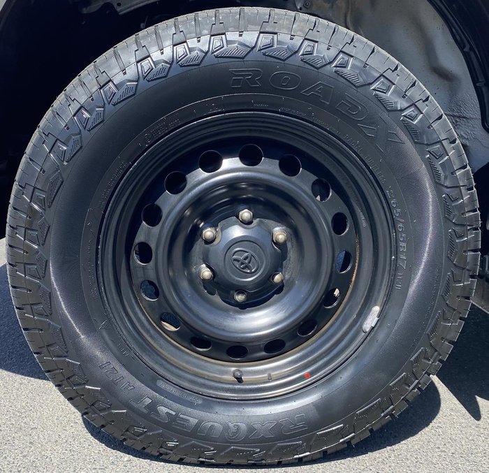 2019 Toyota Hilux SR