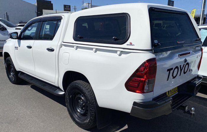 2019 Toyota Hilux SR