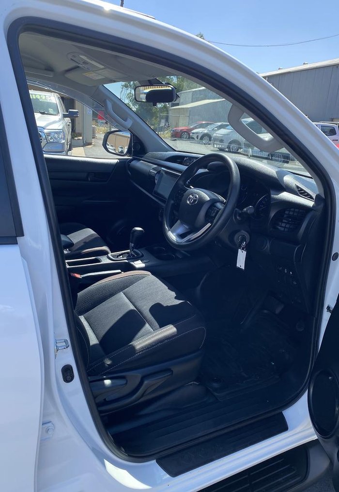 2019 Toyota Hilux SR