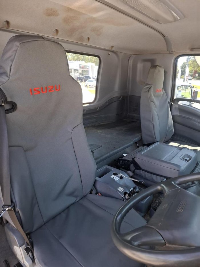 2012 Isuzu Gxd 165-350 PRIME MOVER