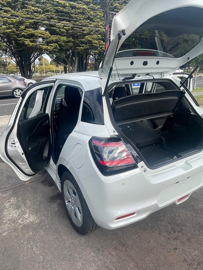 2024 Suzuki Swift Hybrid Plus UZ Pure White