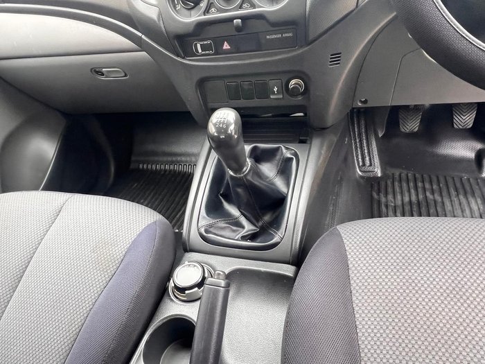 2016 Mitsubishi Triton GLX MQ MY16 4X4 Dual Range White