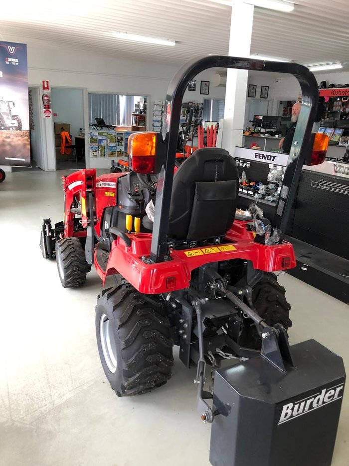 0 Massey Ferguson Gc1723e Compact Tractor 4In1 Bkt - 1X In Stock RED