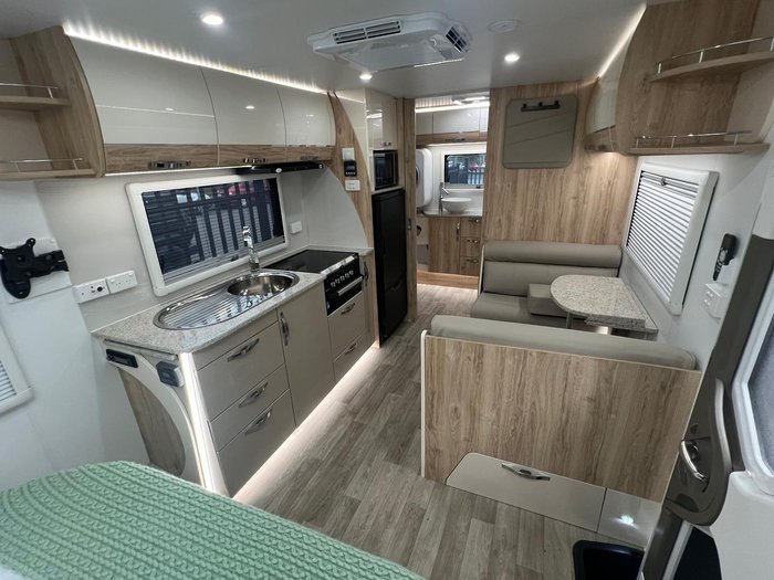 2025 Golf Grand Tourer 556 Gt