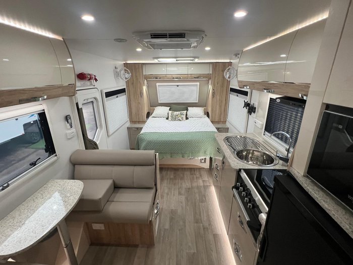 2025 Golf Grand Tourer 556 Gt