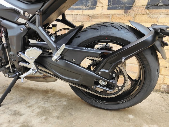 2025 TRIUMPH TRIDENT 660 ROAD RED