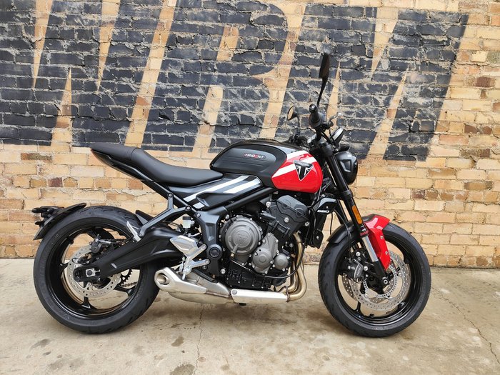 2025 TRIUMPH TRIDENT 660 ROAD RED