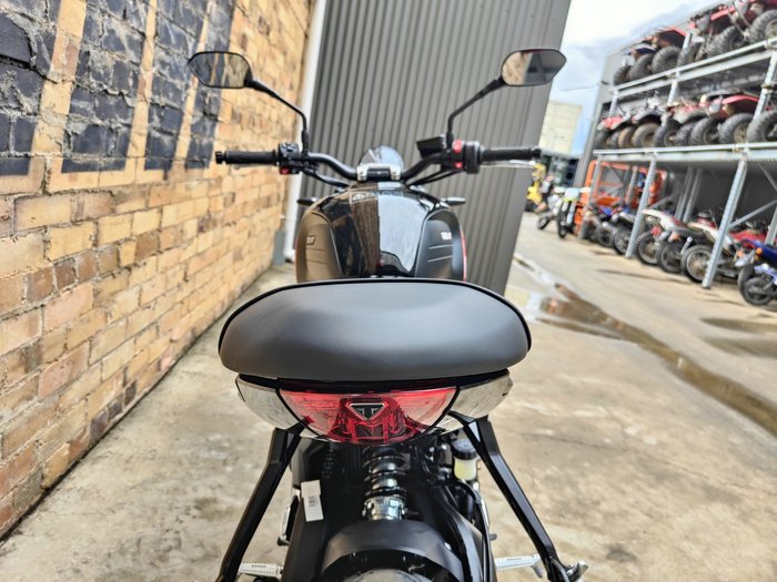 2025 TRIUMPH TRIDENT 660 ROAD RED