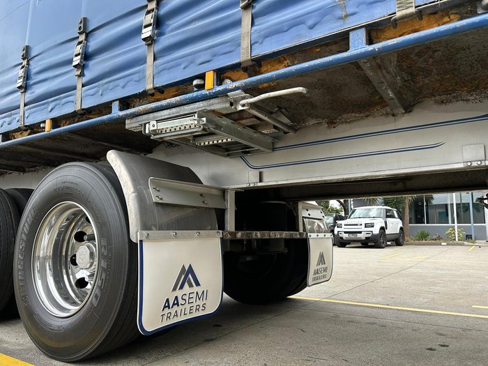 2009 Krueger St3 24 Pallet Sd Refrigerated Curtain Sider 