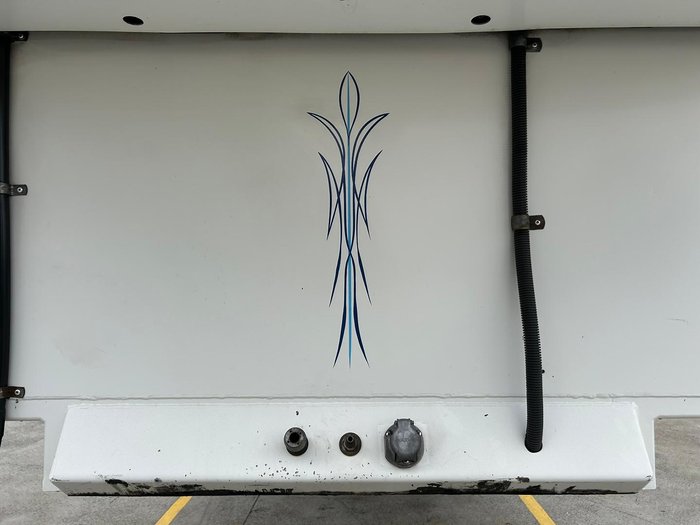 2009 Krueger St3 24 Pallet Sd Refrigerated Curtain Sider 