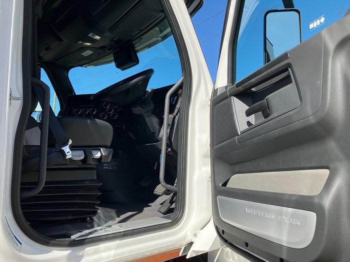 2024 Western Star 49X 600Hp 48 Mid Roof Sleeper 140T Gcm