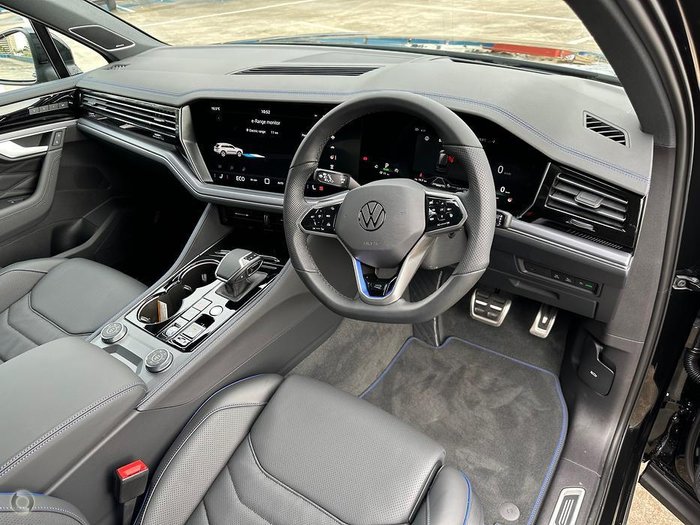 2024 Volkswagen Touareg R