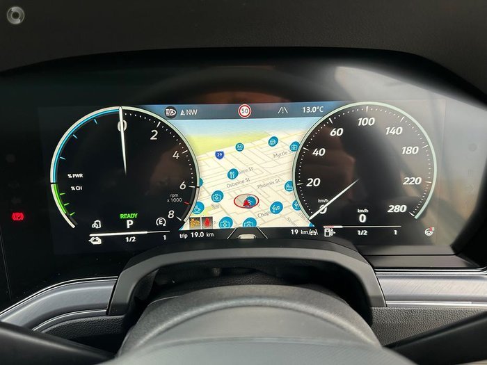 2024 Volkswagen Touareg R