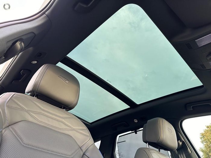 2024 Volkswagen Touareg R