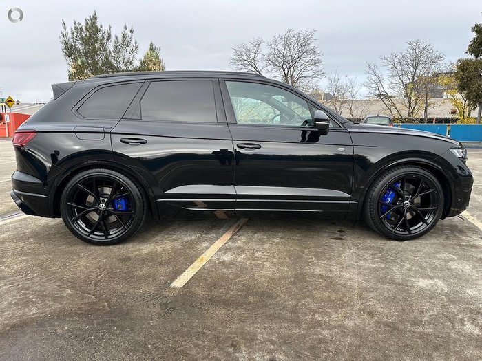 2024 Volkswagen Touareg R