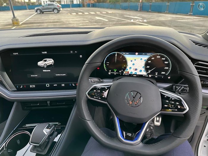 2024 Volkswagen Touareg R