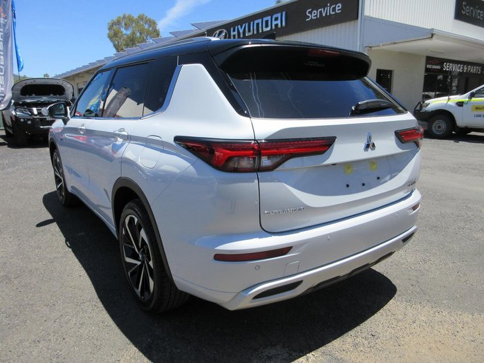 2024 Mitsubishi Outlander PHEV Exceed Tourer