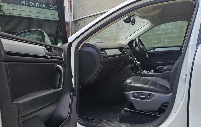 2015 Volkswagen Touareg 150TDI 7P MY15 Four Wheel Drive Pure White