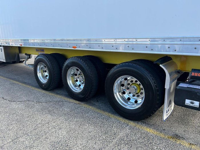 2016 Maxitrans 34 Pallet -18 High Cube Reefer, Roller Door, Tail Gate Yellow