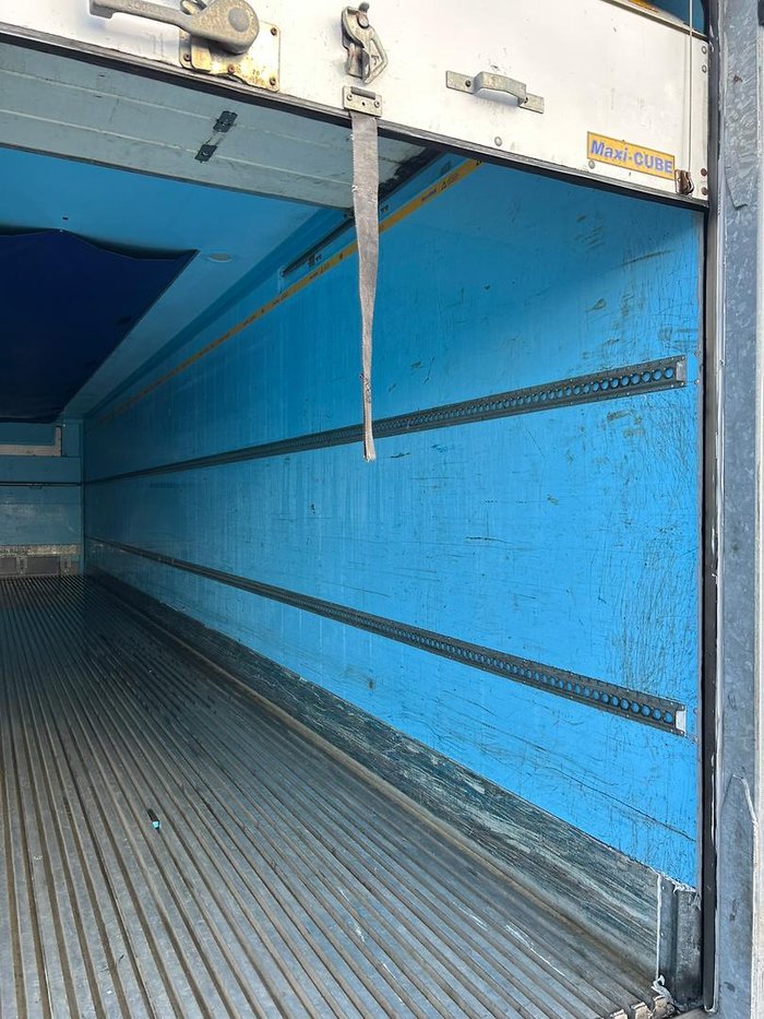 2016 Maxitrans 34 Pallet -18 High Cube Reefer, Roller Door, Tail Gate Yellow