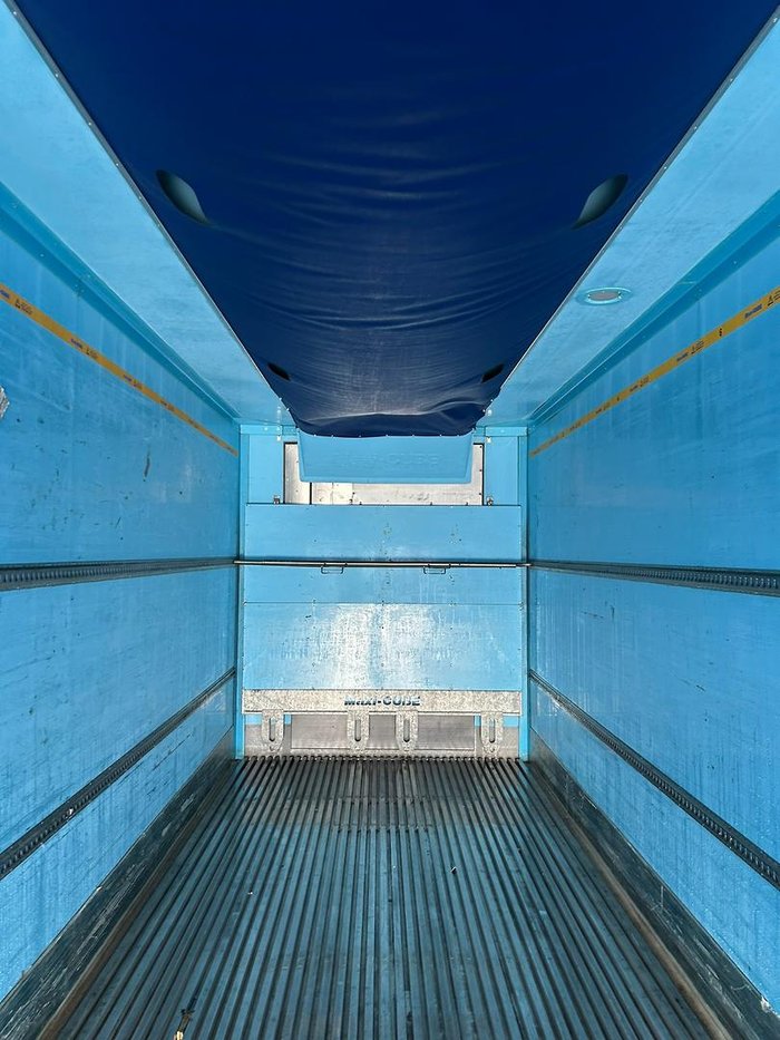 2016 Maxitrans 34 Pallet -18 High Cube Reefer, Roller Door, Tail Gate Yellow