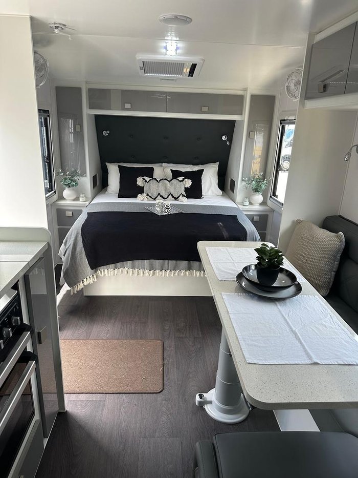 2025 JB Caravans Dirt Roader Family 22.0