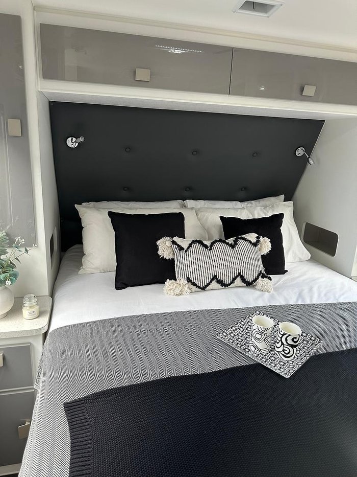 2025 JB Caravans Dirt Roader Family 22.0