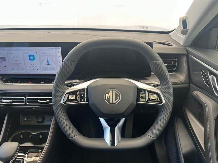 2024 MG HS Essence