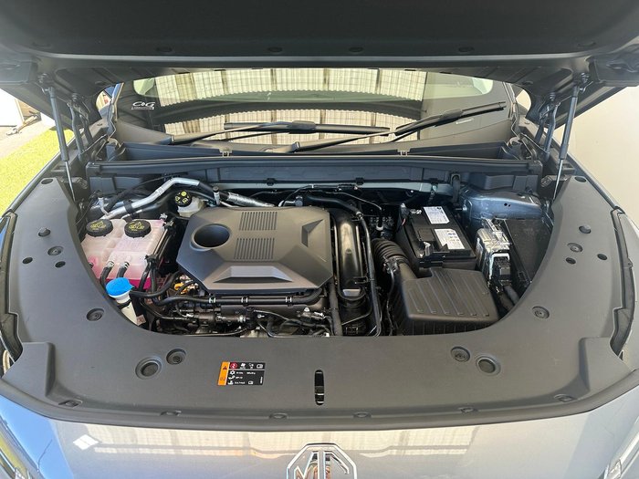 2024 MG HS Essence