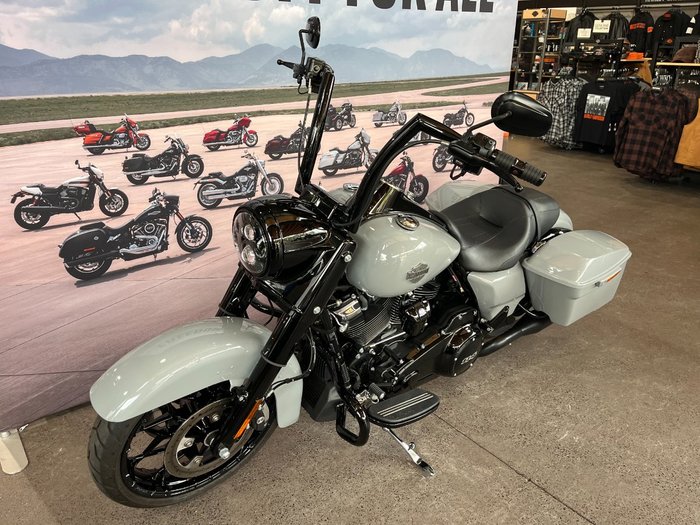 2025 HARLEY-DAVIDSON FLHRXS ROAD KING SPECIAL