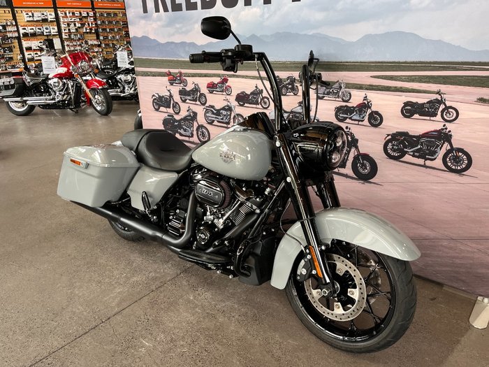 2025 HARLEY-DAVIDSON FLHRXS ROAD KING SPECIAL