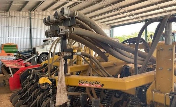 0 SERAFIN ULTISOW 6M 32 ROW RIGID LINKAGE BAR USED YELLOW